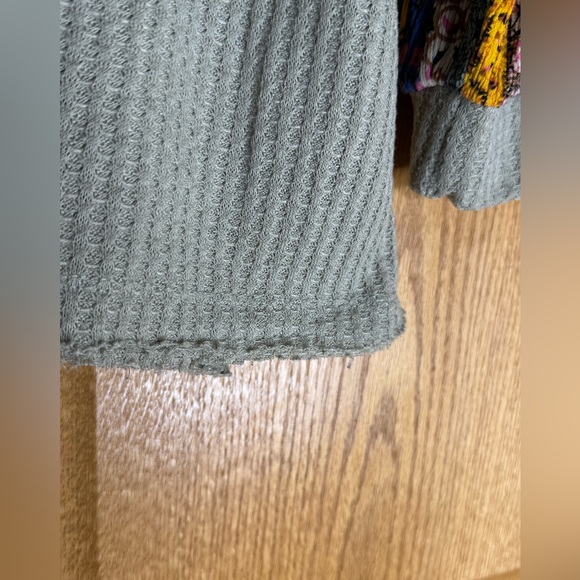 Umgee Top - Picture 4 of 9